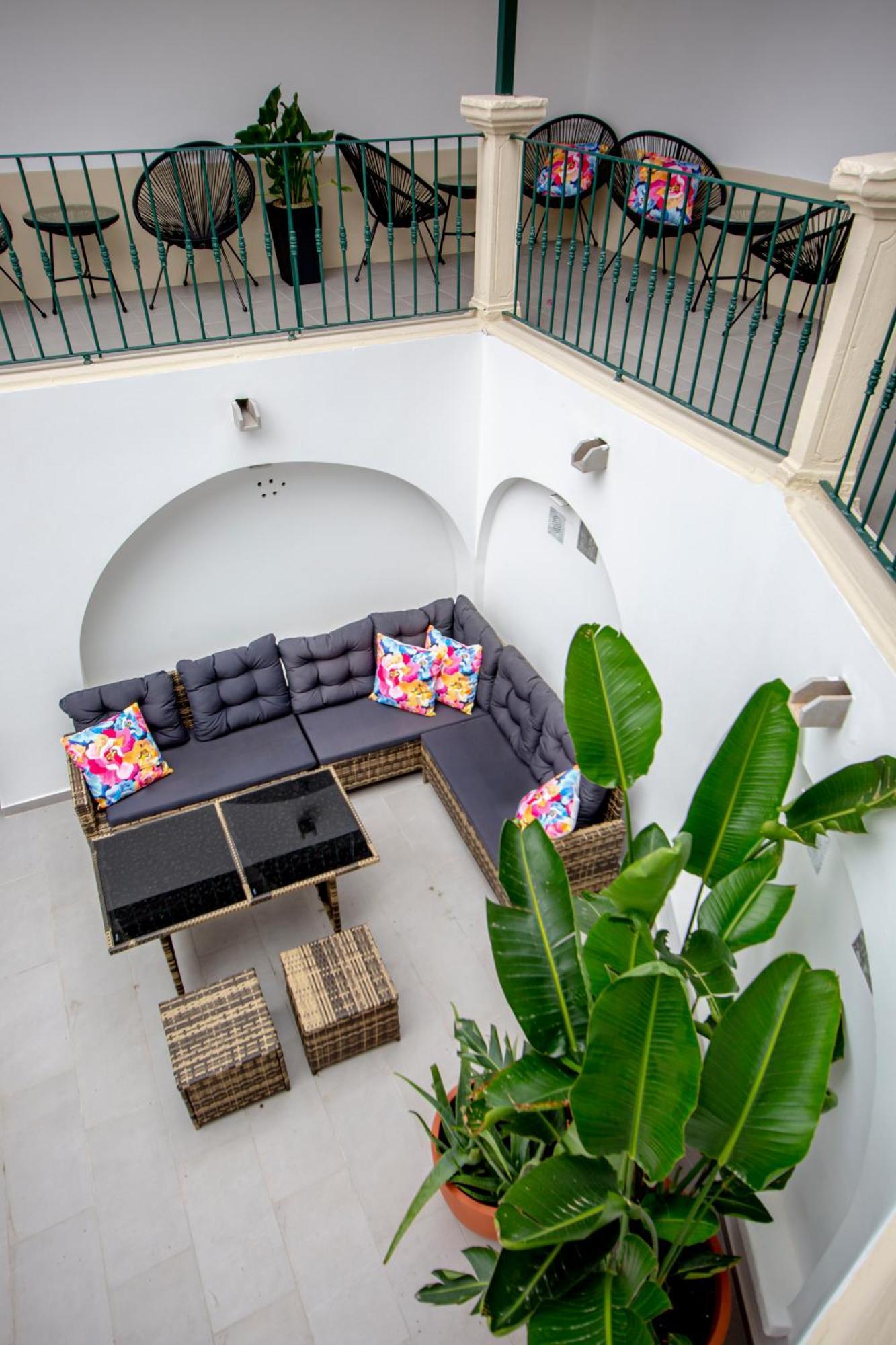 Guest House Jacaranda FAO Kültér fotó